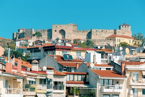 A fortaleza Yedi Kule Eptapyrgion e uma pequena surpresa musical
