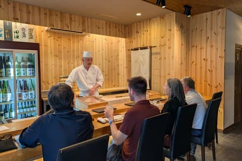 Aomori : Privé Omakase Sushi uit Vier Zeeën, Inclusief vertaler