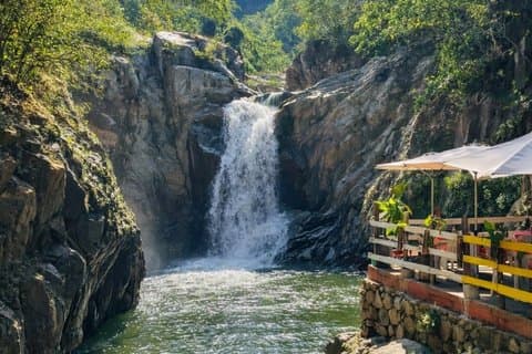 Quimixto by Boat Hidden Waterfall e aventura costeira