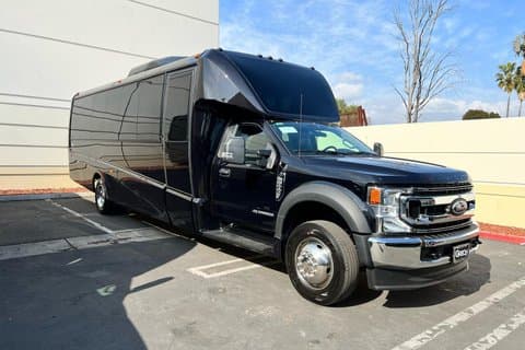 Private Group Transfer: Dulles IAD Airport to Washington DC 14Pax