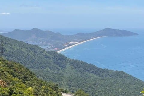 Transfert touristique de Hué au cimetière de Hoi An et An Bang