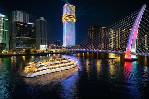 Luxe dinercruise in HCMC - Premium buffet of set Menu