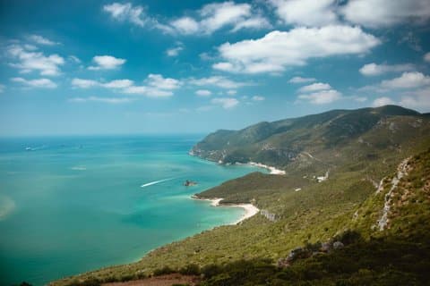 Vanuit Lissabon: Arrábida Privétour met wijn, kust en tradities