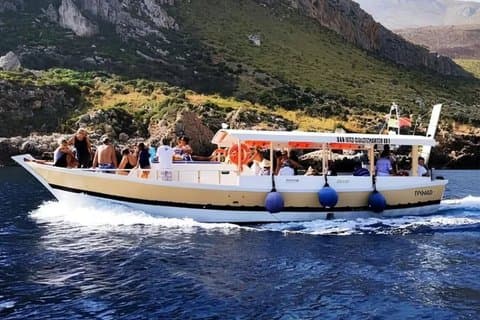 Boat tour in San Vito Lo Capo between relaxation and sea and aperitif