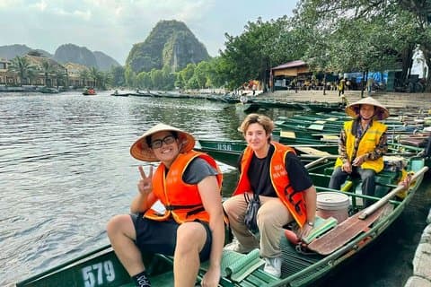 Ninh Binh Escape: Dagstur til Hoa Lu, Tam Coc og Mua Cave fra Hanoi