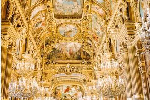 Immersive experience at the Opera Garnier focused on ballet