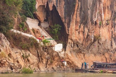 Halvdagstur till Luang Prabang Pak Ou-grottorna och Mekongkryssning