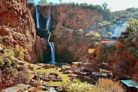 Marrakech : Excursión de un día a las cascadas de Ouzoud con caminata y barco