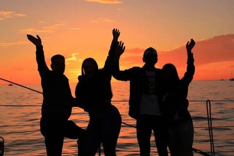 Restauranter i nærheten av Cabo San Lucas Sunset Cruise Live Mariachi, Dance and Open Bar