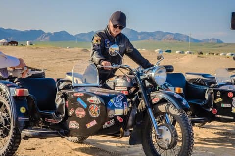 Sidecar Adventure 2 nätter Semi Gobi Nomadic Kultur och historia