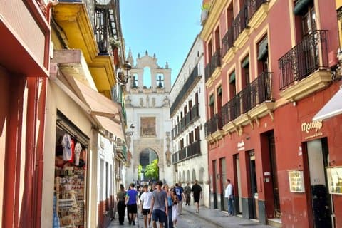 Chef-kok leidde Sevilla tapas tour / Authentieke gerechten en lokale wijnen