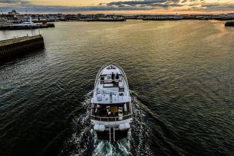 Harbor Cruise med tre retters middag fra Reykjavik