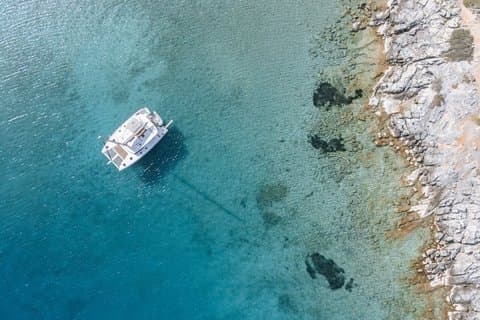 Morning Semi Private Catamaran to Dia Island 5.5 hours