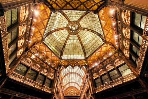 Budapest Hidden Gems Private Tour With Secret Spots and Stories