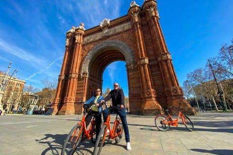 Barcelona cykel / E-bike tur : Gaudí højdepunkter og skjulte perler