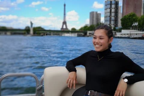 Scopri Parigi a bordo di una nave da crociera condivisa.