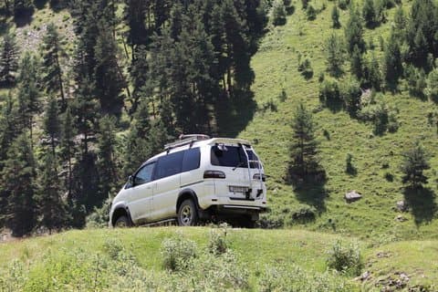 Tusheti Transport tout-terrain : Pilotes 4x4 Experts