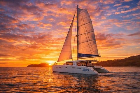 Crociera in catamarano al tramonto in Costa Rica Open Bar Snorkeling