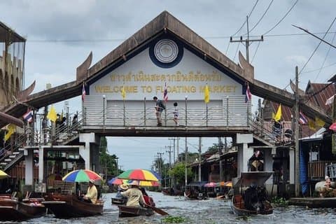 Damnern Saduak Floating Market et Maeklong Railway Market Tour
