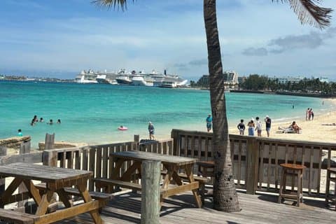 Taste of Nassau: Beachside Food and Drinks Pickup and Drop off