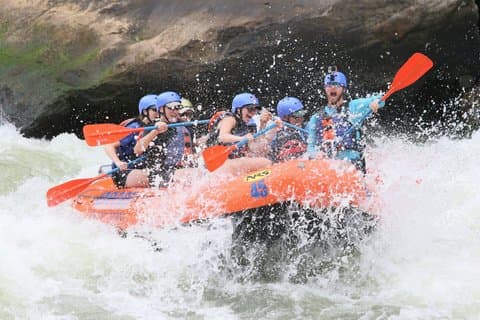 Le cascate delle giungle di Kiulu Rafting con 7km di avventura