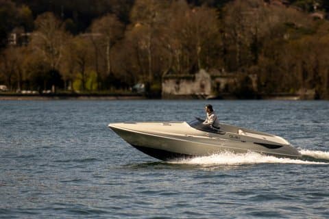 Charme Tour on the Lake