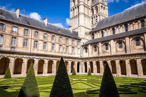Tour privato : Passeggiata storica a Caen