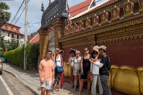 Siem Reap Walking Tour: Landmarks & Hidden Gems