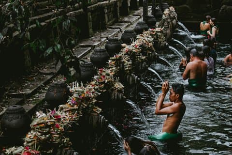 Ubud: Mengening Temple Water Purification Experience