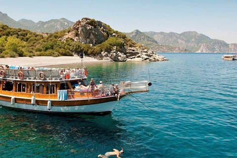 Alanya Boat Trip With Lunch, Unlimited Drinks & Hotel Pickup