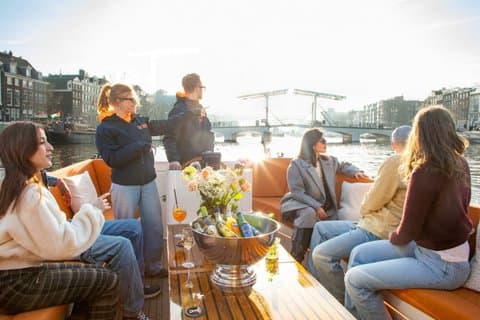 Crucero en barco abierto de lujo por Ámsterdam con bebidas opcionales ilimitadas