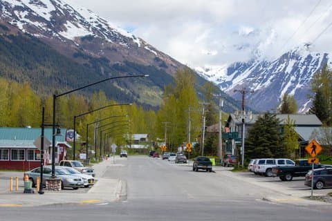 Scenic Anchorage to Girdwood Tour with Local Delicacies