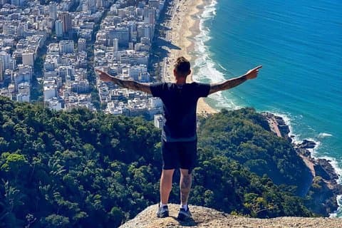 Trilha ao Nascer do Sol no Morro Dois Hotels met een zwembad