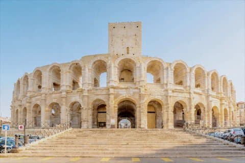 Hello Arles : Privat 2 - Hour Intro Stadsvandring med Local Guide