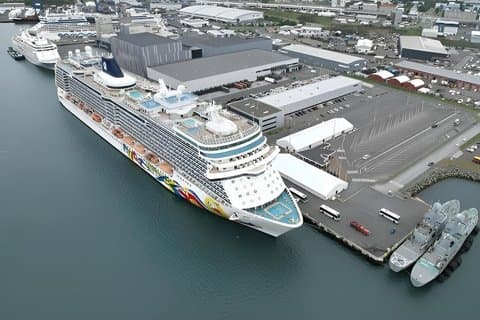 Cruise Port Private Transfer to Keflavik Airport