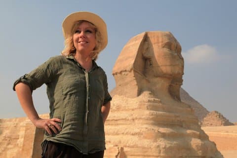 Vanaf Luxor Cairo Pyramids, Grand Egyptian Museum & Lunch dagtrip