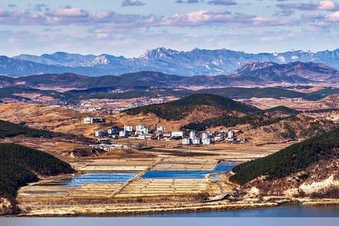 Seoul : Liten grupp närmast DMZ View & lokal marknad mat turné