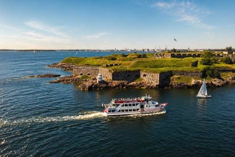 Geld sparen: Hop-On-Hop-Off-Bus und Sightseeing-Bootstour