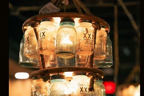 Restauranter i nærheten av Nashville Moonshine