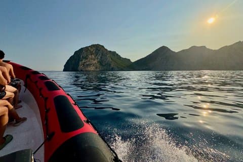 Alcudia : 3 uur sightseeing, zeegrotten & snorkelspeedboottour