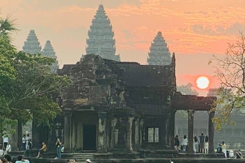 2 Day in Siem Reap Waterfall Foods Angkor Sunrise and Lake Life