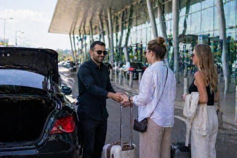 Privater Transfer zum Flughafen Tiflis ohne versteckte Kosten