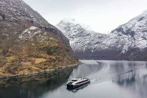 Fjordcruise Ålesund Geirangerfjord T/R