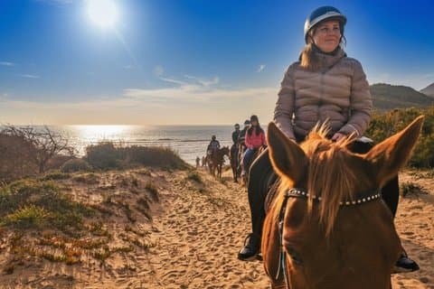 Cavalgadas para especialistas no Lago Baratz a partir de Alghero