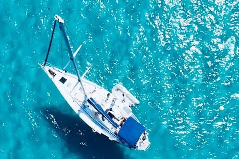 Gita di un giorno per piccoli gruppi a Formentera in barca a vela da Ibiza