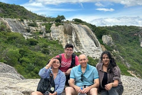 Tour privado a Hierve el Agua con guía y ruta personalizable
