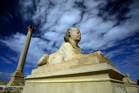 Alexandria Escape: Catacombs, Citadel & Corniche Views