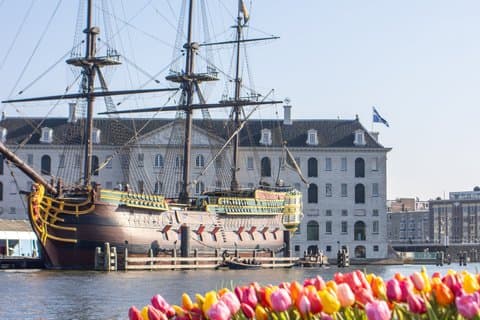 Crucero por el Canal de Ámsterdam en ruso y ucraniano