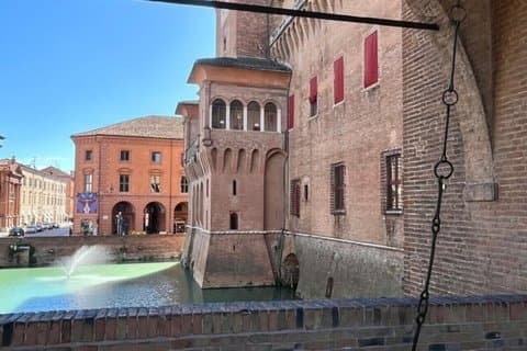 Ferrara e Comacchio: tour di un giorno della Piccola Venezia da Ravenna