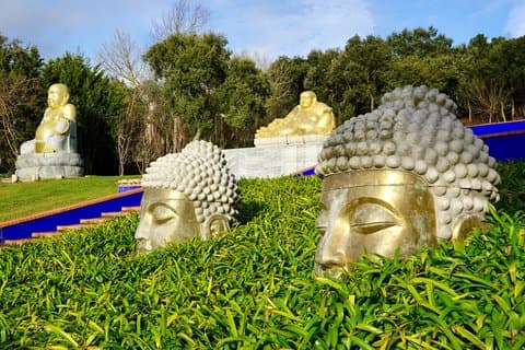 Mira Aire Caves en Porto de Mos en Buddha Eden Tour